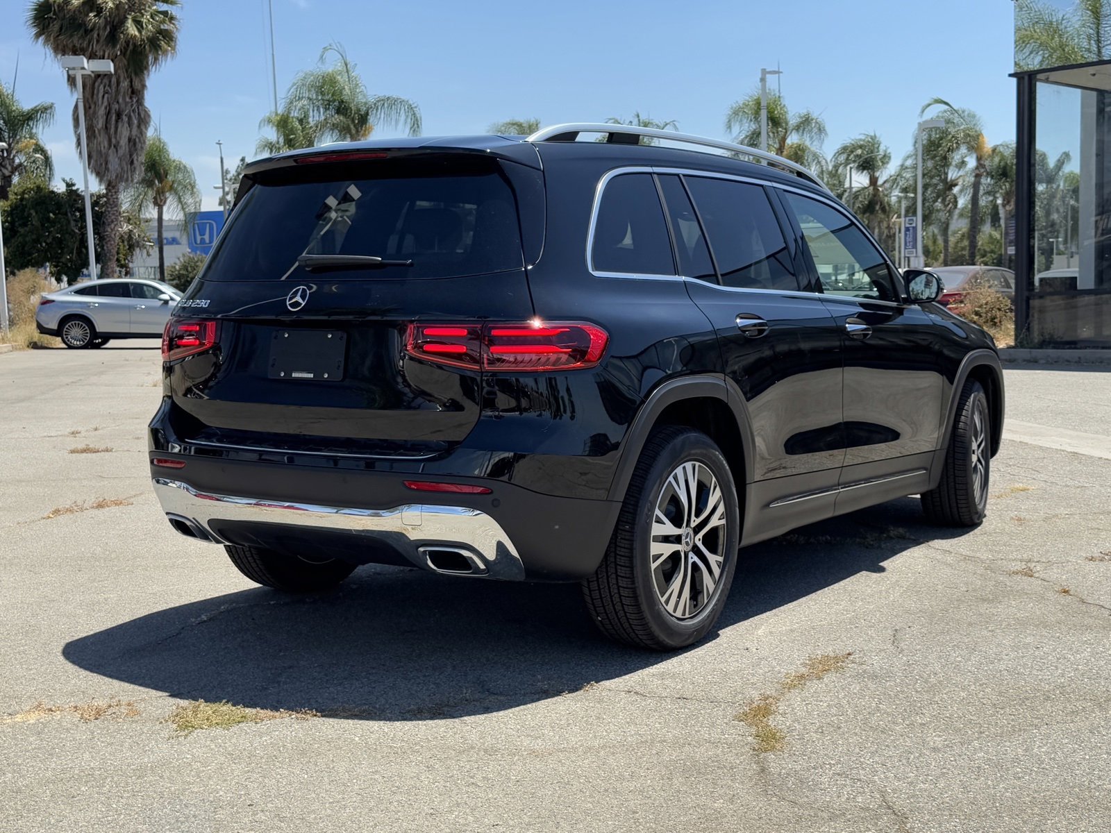 New 2026 Mercedes-Benz GLB 250 image 8