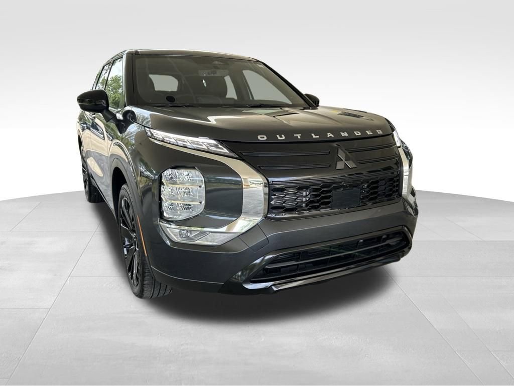 New 2026 Mitsubishi Outlander LE FWD image 2