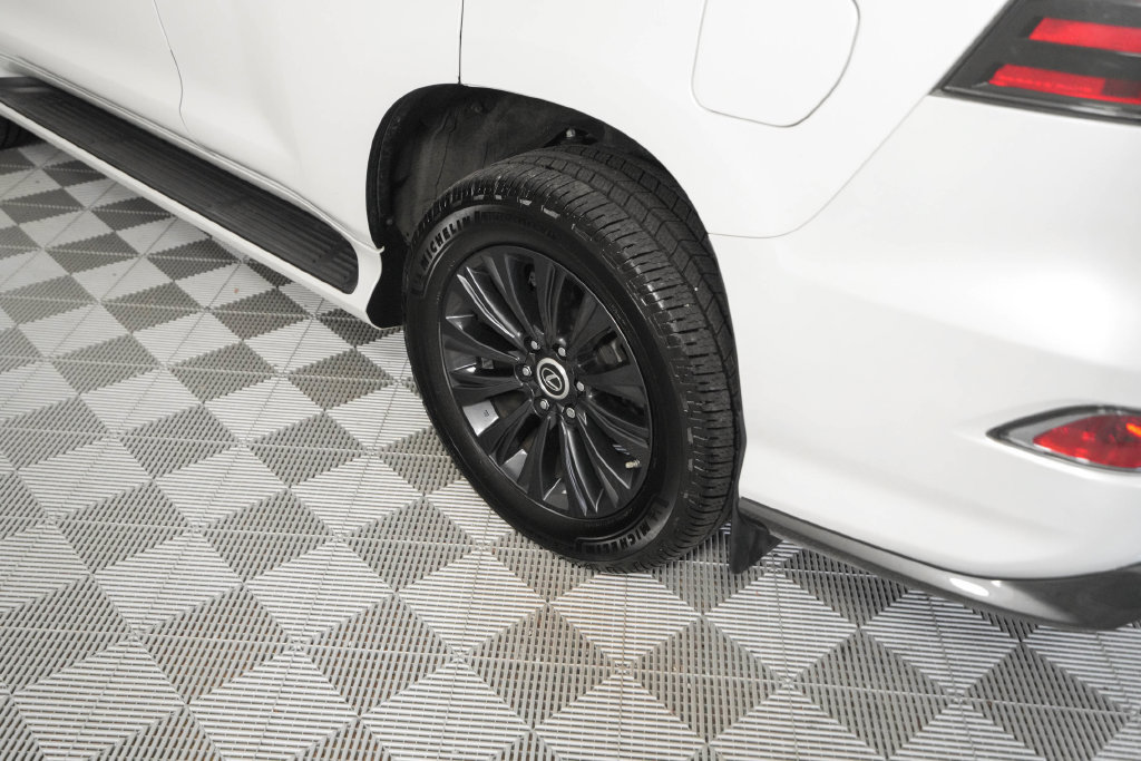 Certified 2023 Lexus GX 460 Luxury w/ Sport Design Package AWD/4WD image 8