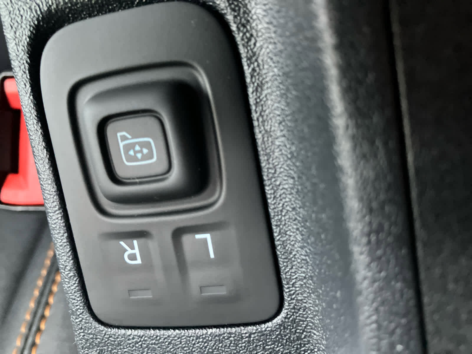 Used 2024 Ford Bronco Badlands image 36