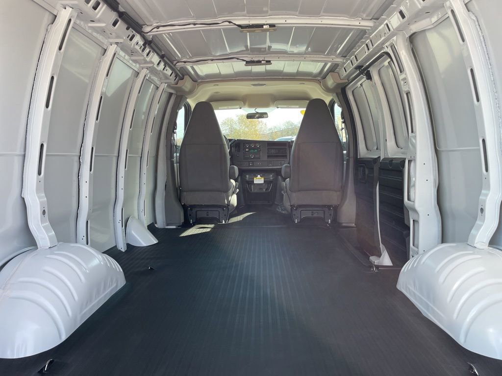 New 2025 Chevrolet Express 2500 Work Van image 40