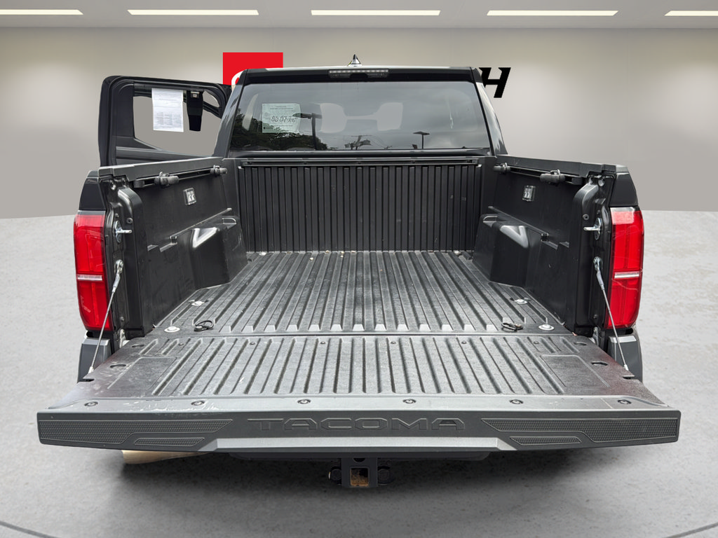 Certified 2025 Toyota Tacoma SR5 AWD/4WD image 17
