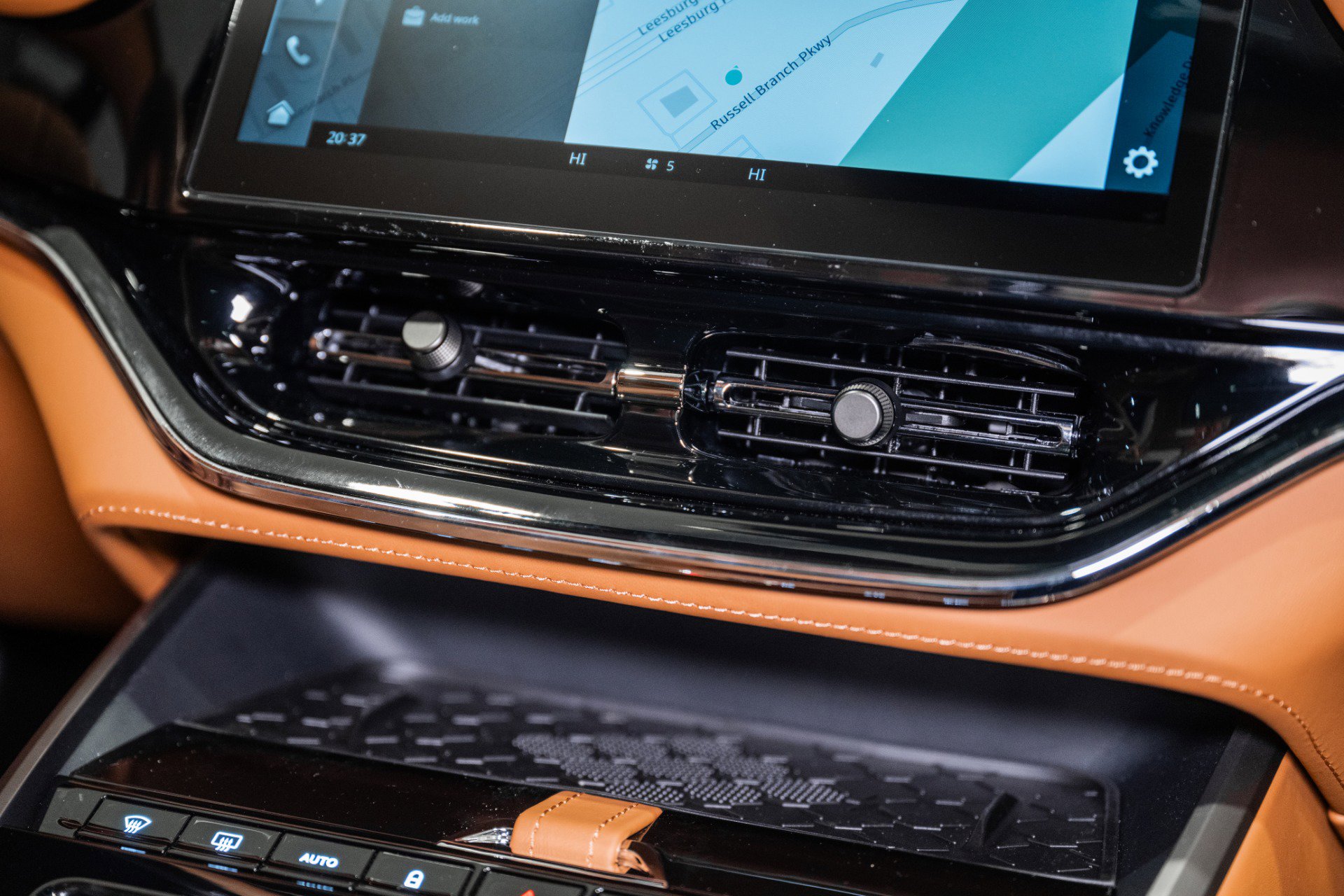 New 2026 Aston Martin DBX 707 image 29