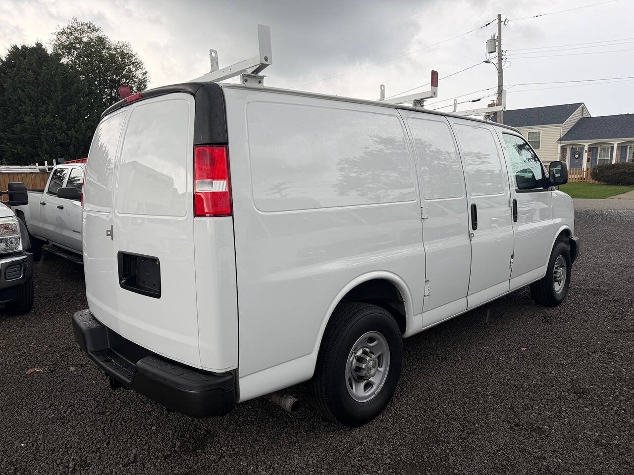 Used 2021 Chevrolet Express 2500 w/ Driver Convenience Package RWD image 5