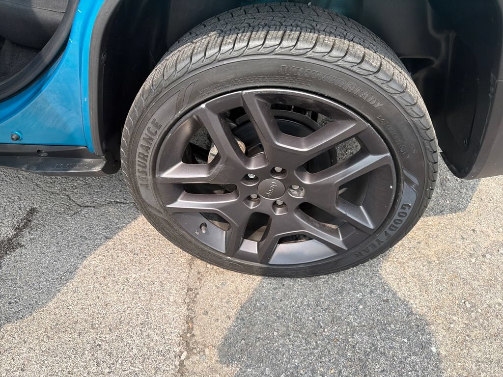 Used 2021 Jeep Renegade Latitude AWD/4WD image 28
