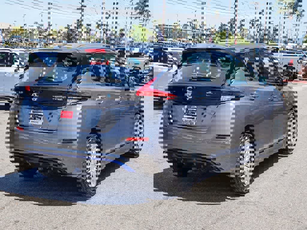 Used 2022 Nissan Leaf S FWD image 4
