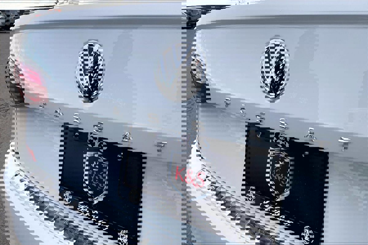 Used 2022 Volkswagen Passat 2.0T SE image 8