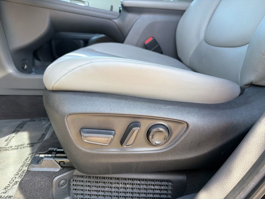 Used 2024 Toyota Sienna XLE image 14