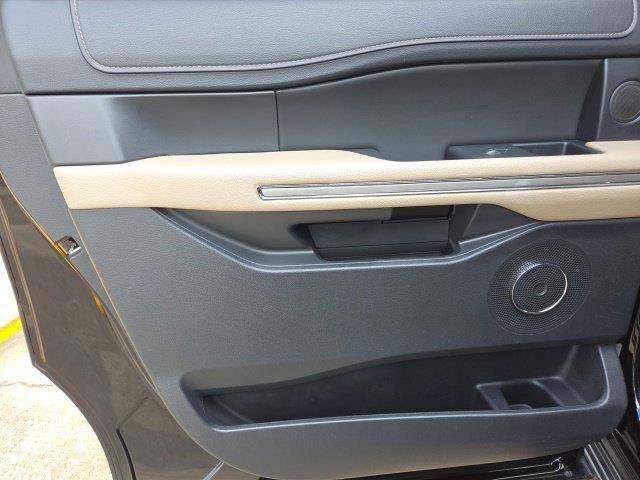 Used 2024 Ford Expedition Max Limited RWD image 33