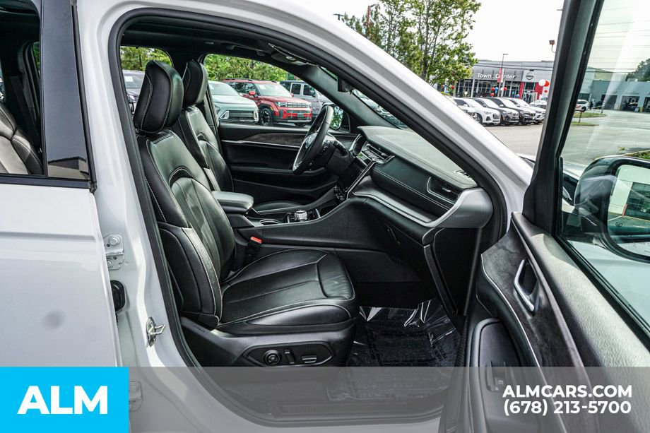 Used 2024 Jeep Grand Cherokee Limited w/ Luxury Tech Group II AWD/4WD image 23