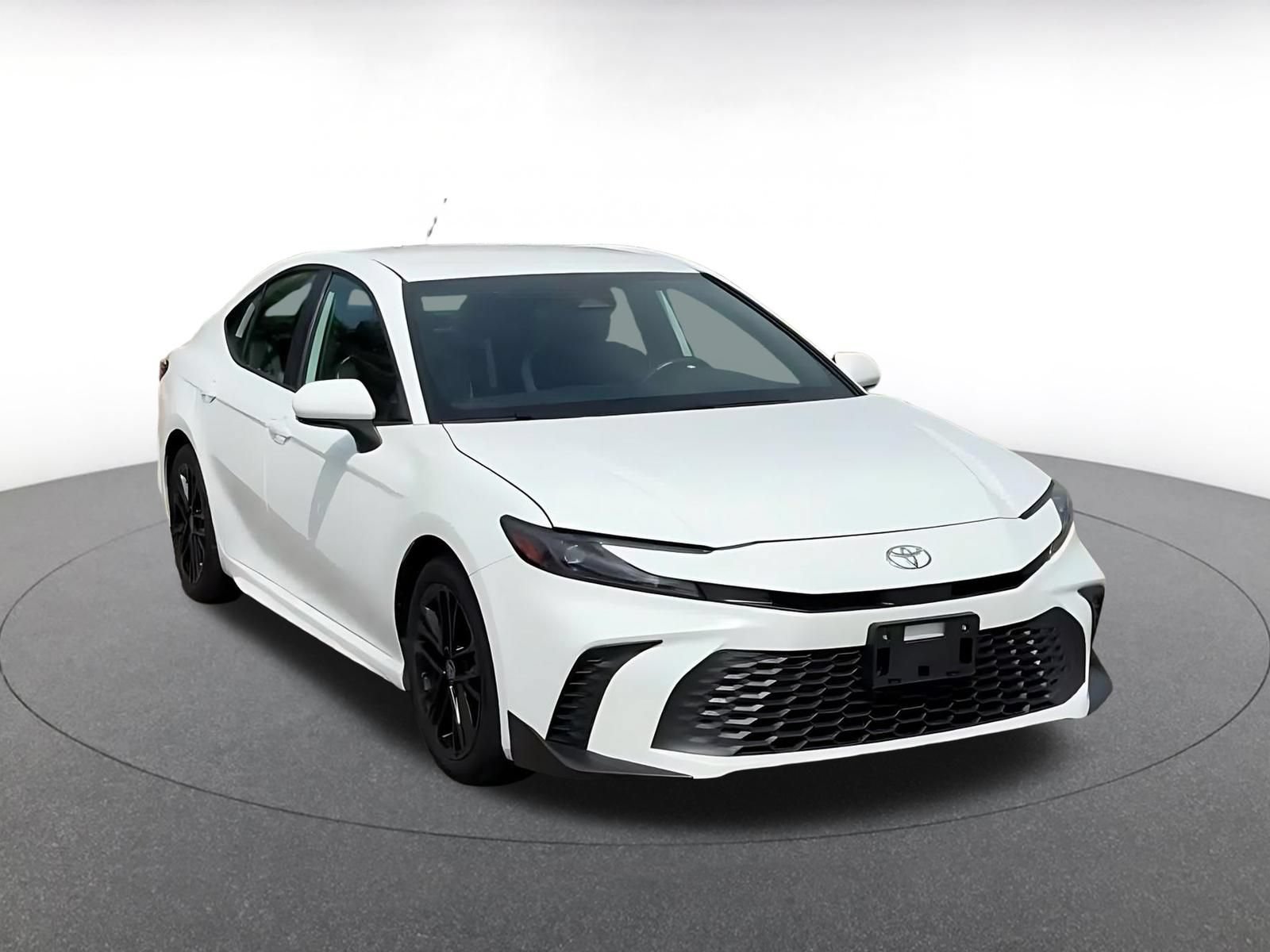 Used 2026 Toyota Camry SE FWD image 3