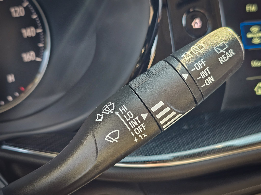 Used 2023 Buick Envision Essence AWD/4WD image 18