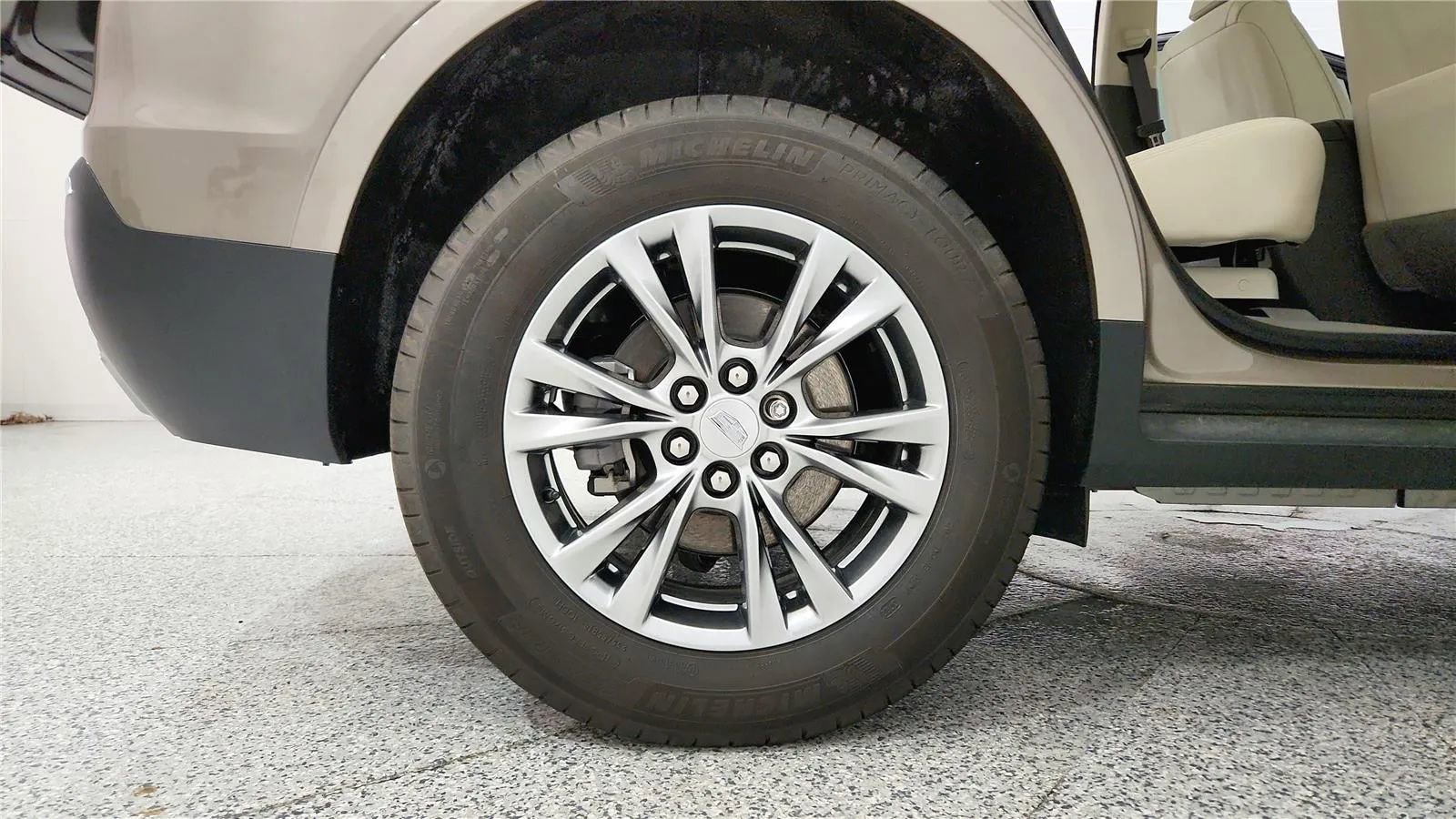 Used 2023 Cadillac XT5 Premium Luxury image 13