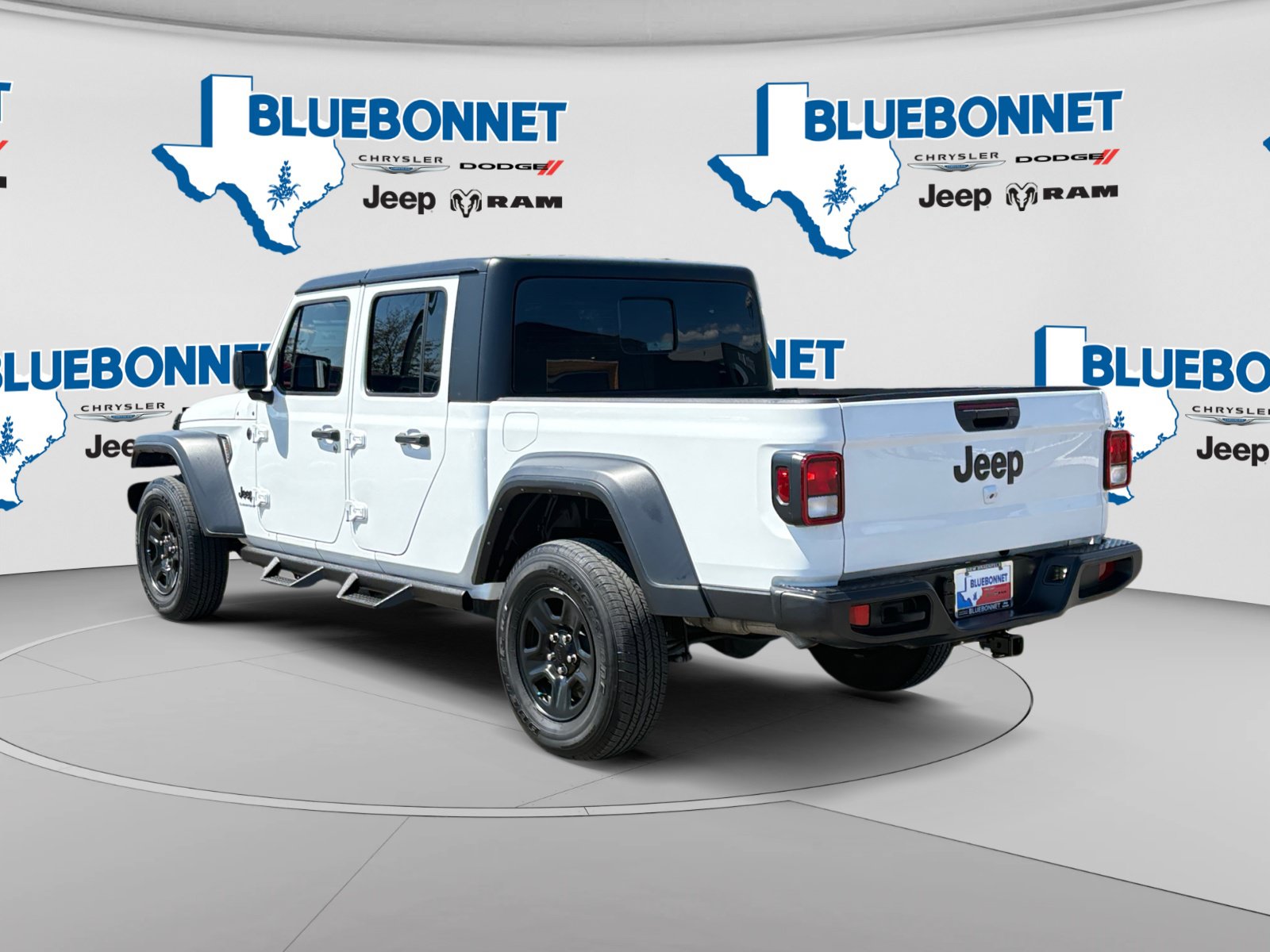Used 2024 Jeep Gladiator Sport AWD/4WD image 7