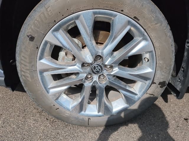 Used 2023 Toyota Highlander Limited AWD/4WD image 10
