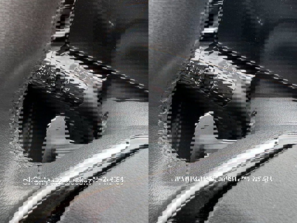 Used 2023 Kia Niro EX Touring image 38