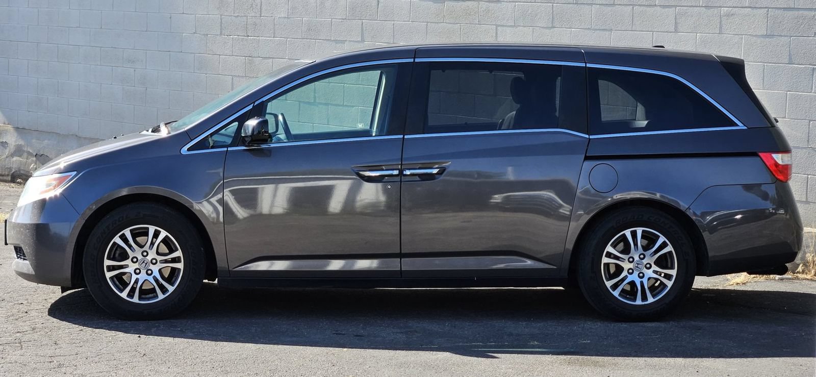 Used 2011 Honda Odyssey EX-L image 2