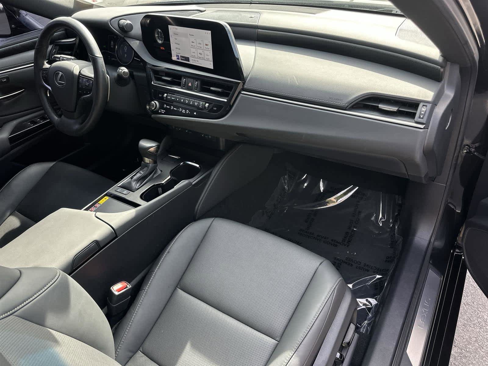 Used 2024 Lexus ES 300h w/ Premium Package image 12