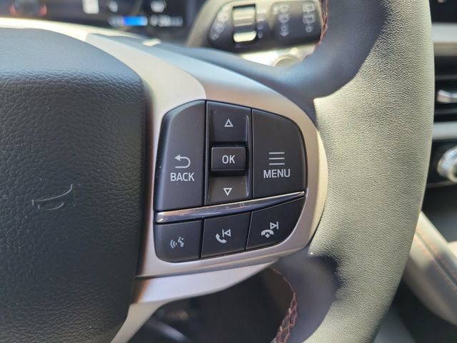 Used 2026 Ford Explorer Active w/ Active Comfort Package RWD image 6