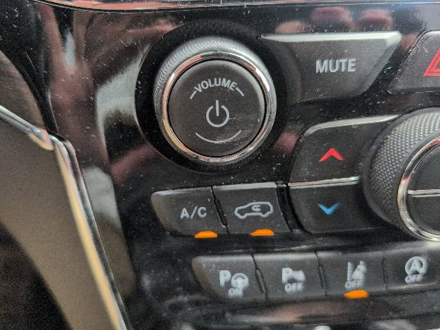 Used 2019 Jeep Grand Cherokee Overland AWD/4WD image 23