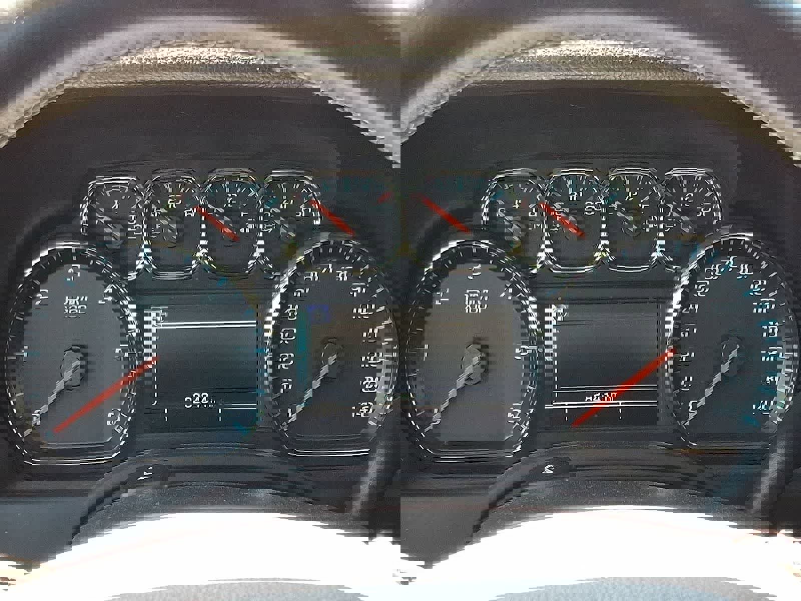 Used 2020 Chevrolet Suburban LS AWD/4WD image 17