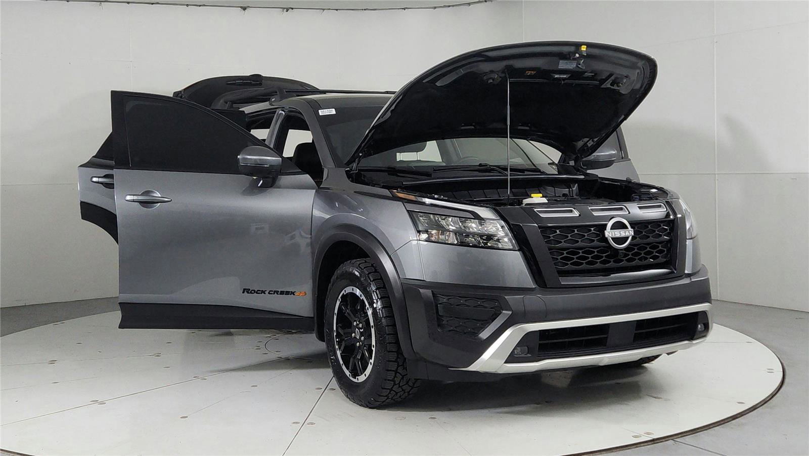 Used 2025 Nissan Pathfinder Rock Creek image 9