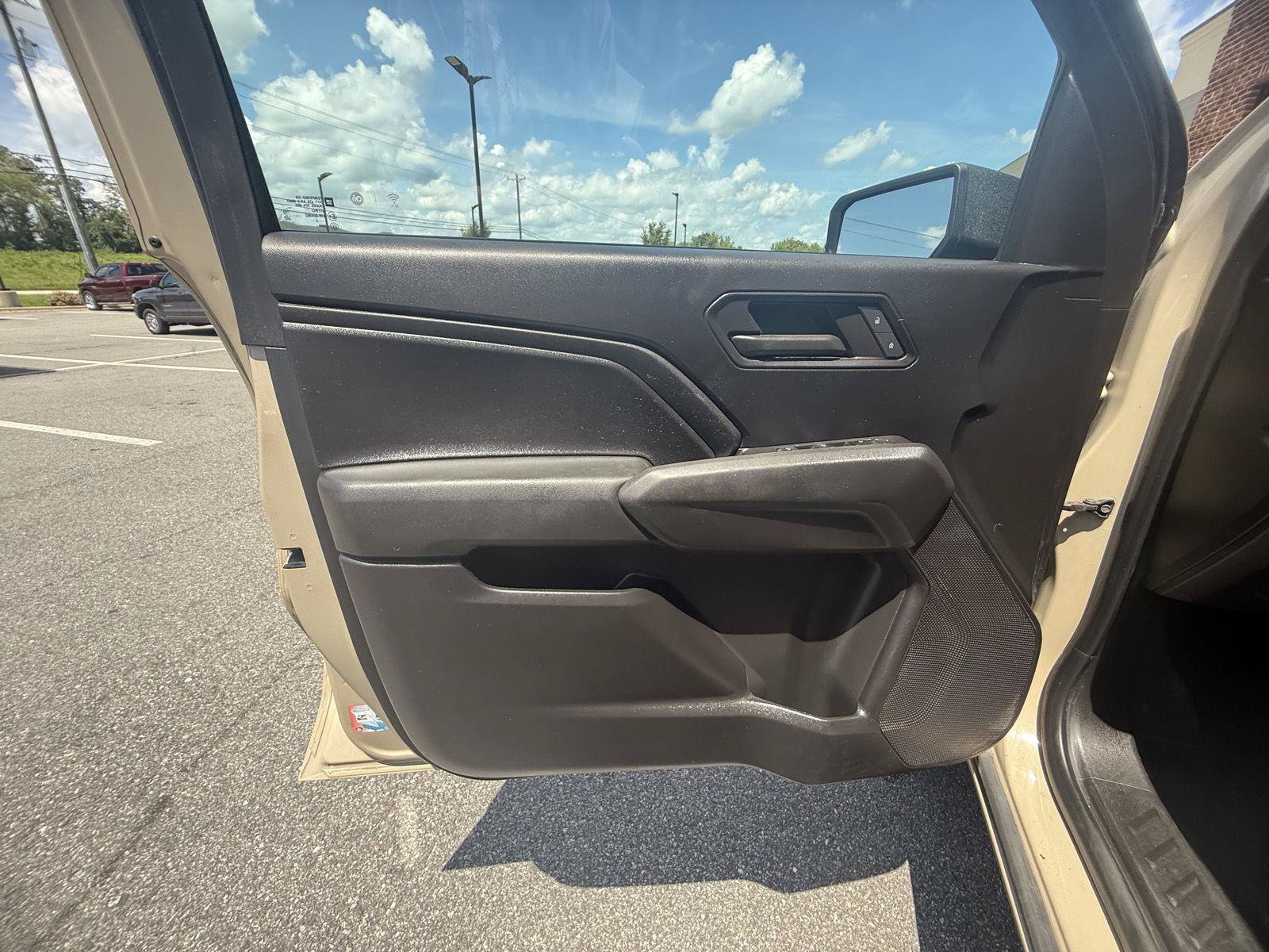 Used 2024 Chevrolet Colorado W/T RWD image 13