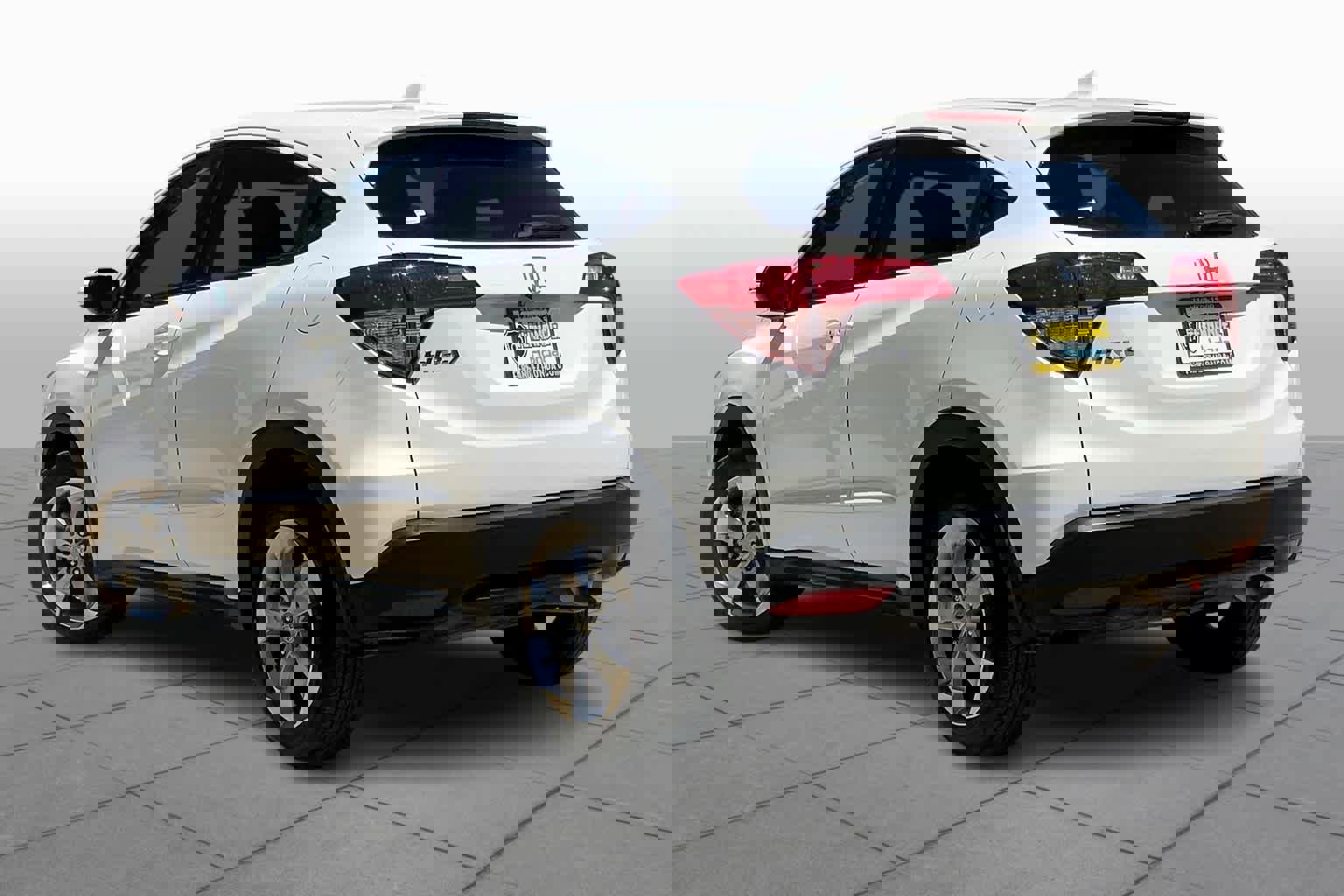 Used 2017 Honda HR-V EX image 12