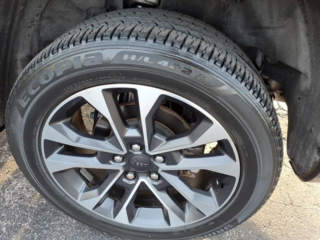 Certified 2023 Jeep Grand Cherokee Overland image 5