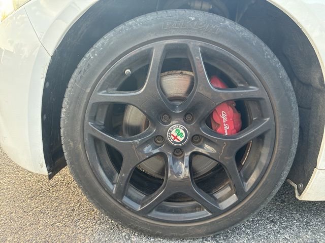 Used 2019 Alfa Romeo Giulia AWD image 38