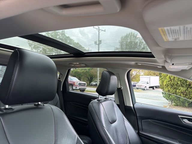 Used 2022 Ford Edge Titanium image 11