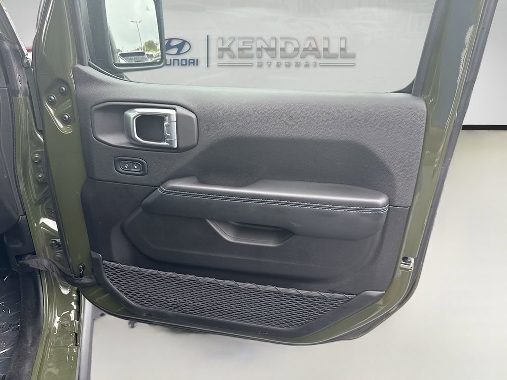 Used 2024 Jeep Wrangler Unlimited Rubicon 4xe image 32