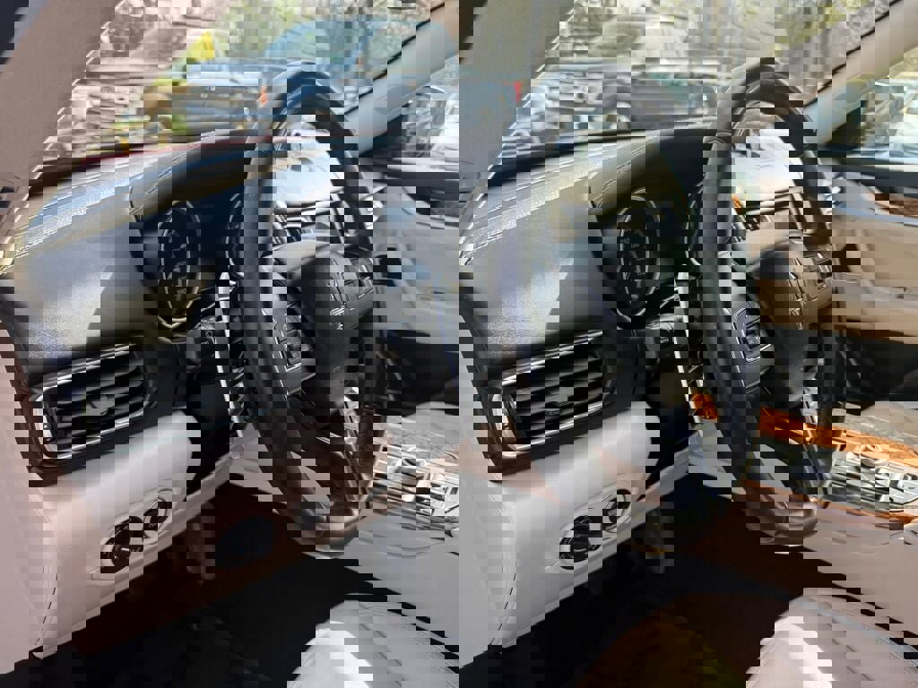 Used 2017 Maserati Levante S image 12