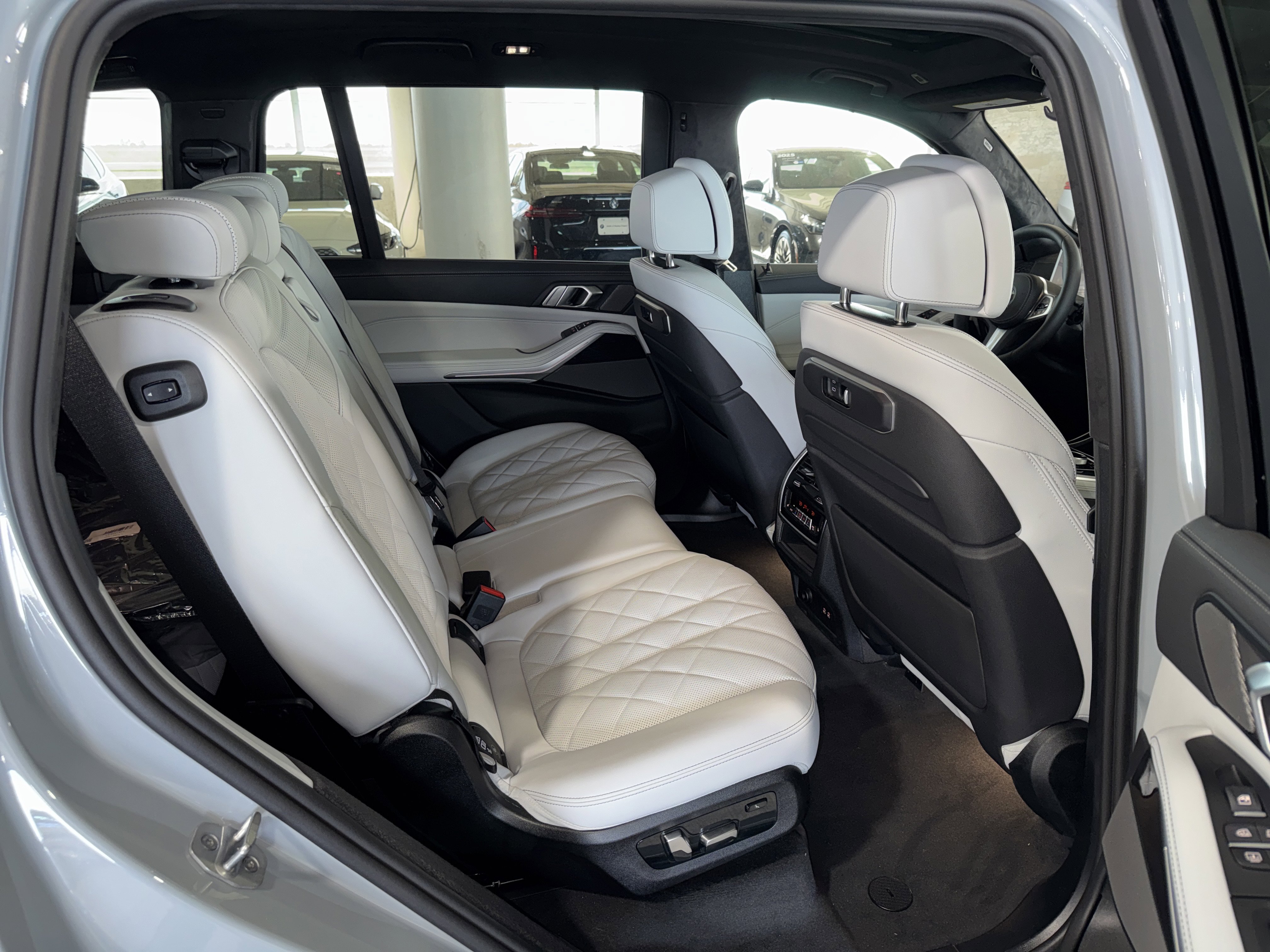 New 2026 BMW X7 xDrive40i w/ Executive Package image 11