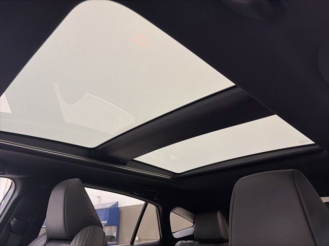 Used 2023 Toyota Venza Limited image 9