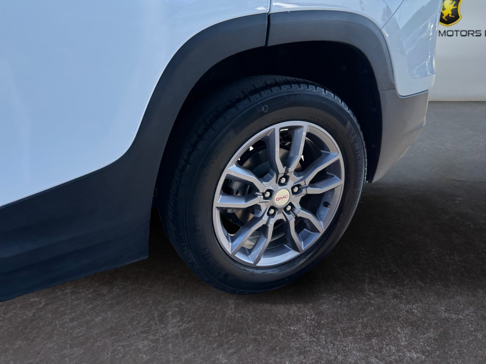 Used 2023 GMC Terrain SLT image 15