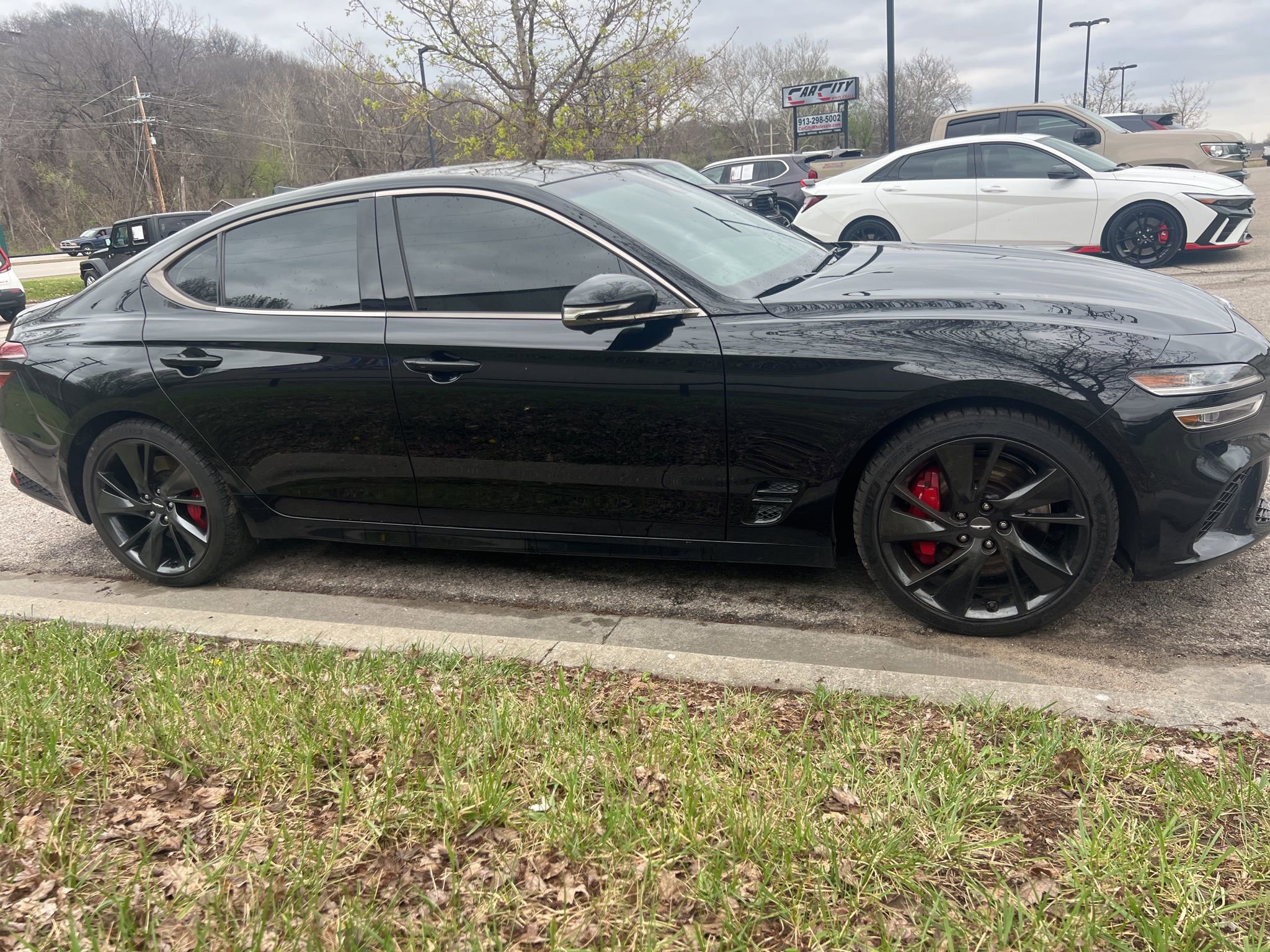 Used 2022 Genesis G70 3.3T image 4