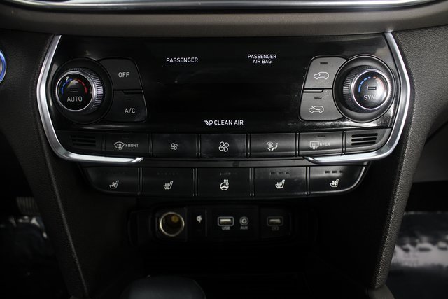 Used 2020 Hyundai Santa Fe Limited image 6