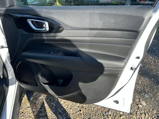 New 2026 Jeep Compass Latitude image 22