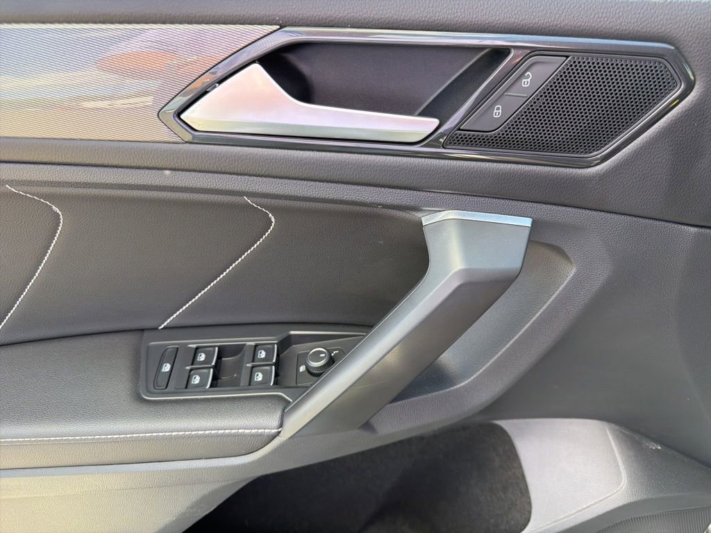 Used 2023 Volkswagen Tiguan SE FWD image 24