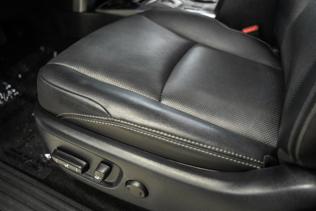 Used 2023 Toyota 4Runner Limited AWD/4WD image 33