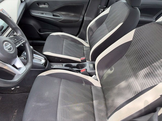 Used 2022 Nissan Versa SV w/ Trunk Package FWD image 8