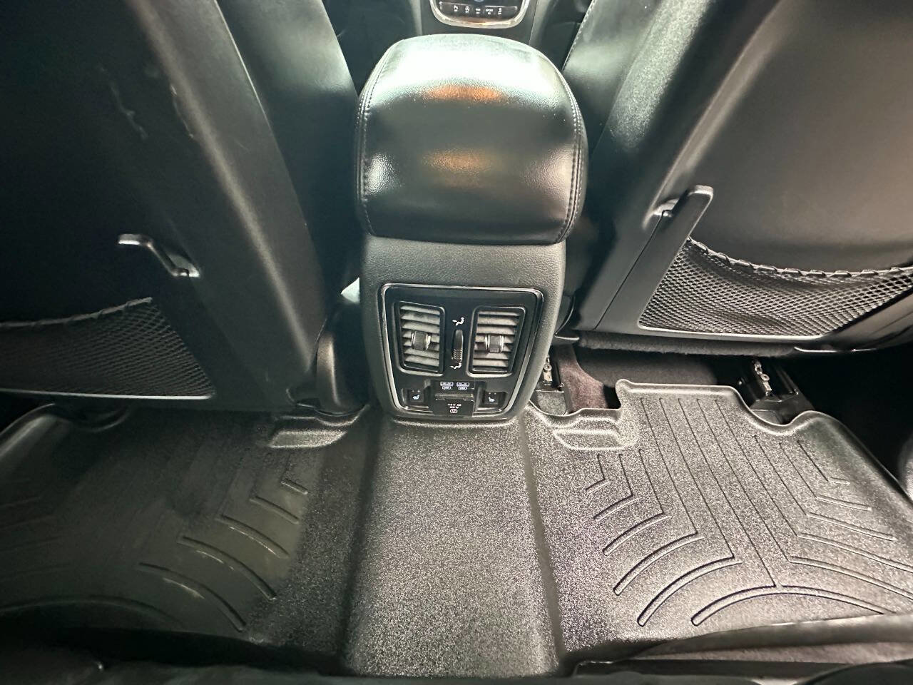 Used 2016 Dodge Durango Limited w/ Nav & Power Liftgate Group image 26