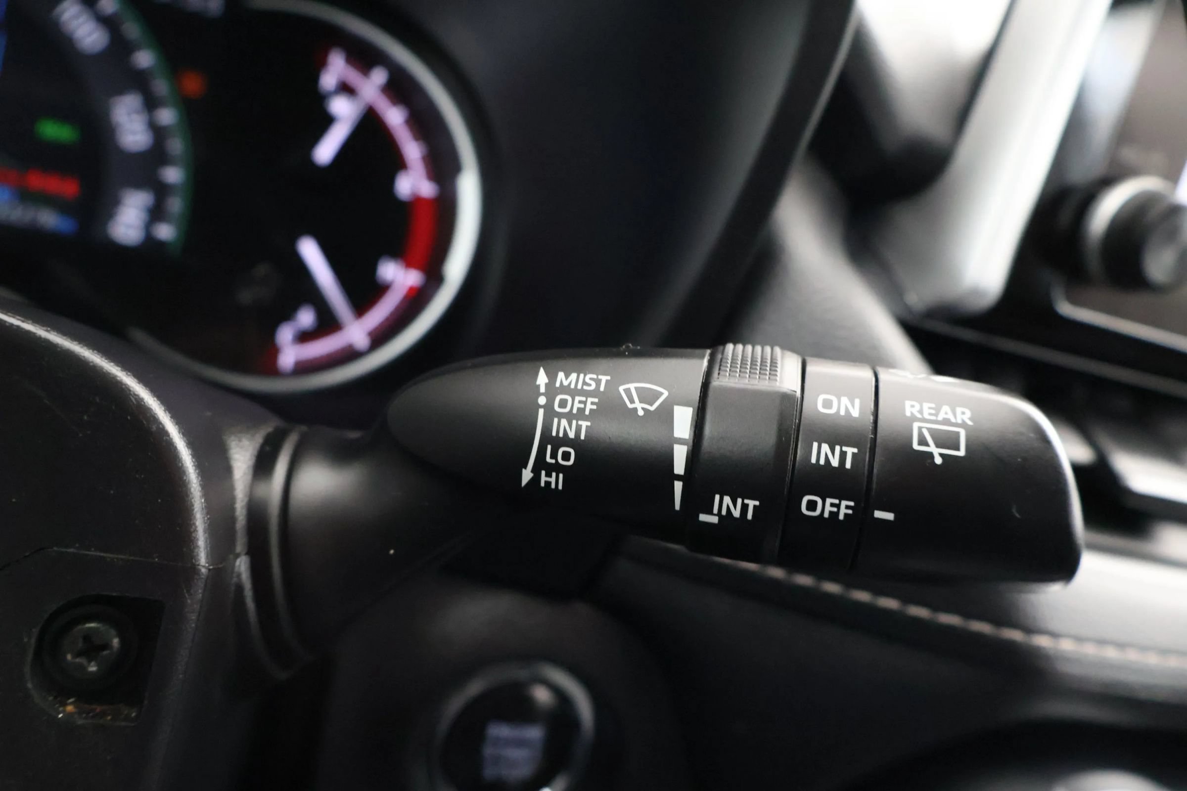 Used 2025 Toyota RAV4 XLE FWD image 22