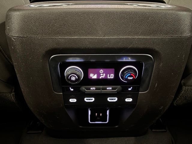 Used 2021 Chevrolet Tahoe Z71 w/ Luxury Package AWD/4WD image 13