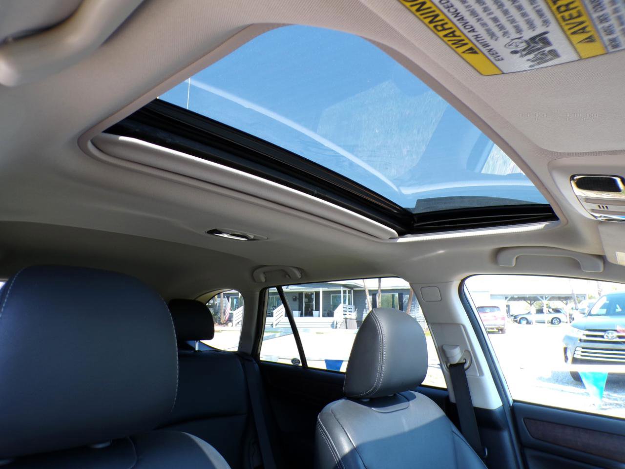 Used 2017 Subaru Outback 2.5i Limited image 11