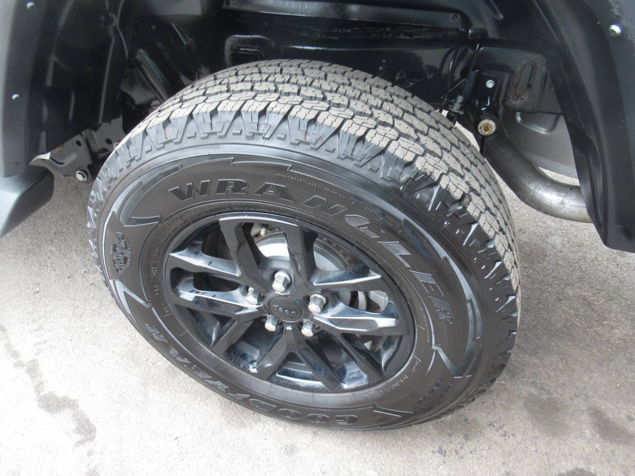 Used 2022 Jeep Gladiator Sport image 17