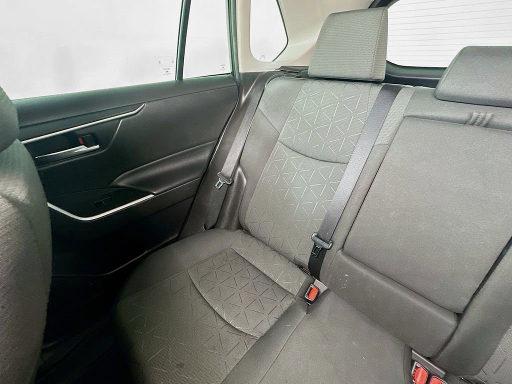 Used 2022 Toyota RAV4 XLE w/ Convenience Package image 12