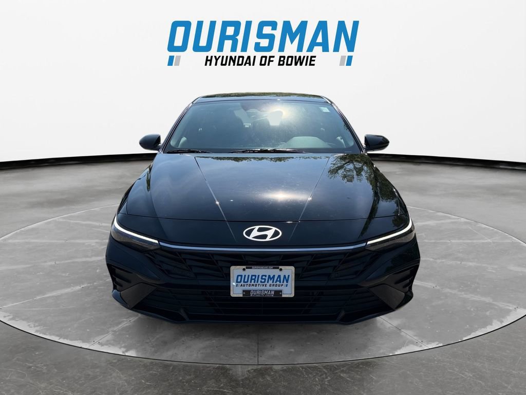 Used 2025 Hyundai Elantra SEL FWD image 8