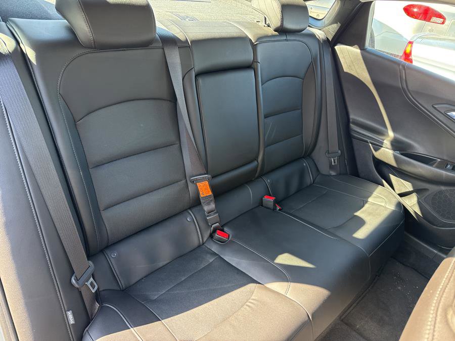 Used 2017 Chevrolet Malibu Premier w/ Premier Sun and Wheel Package FWD image 8